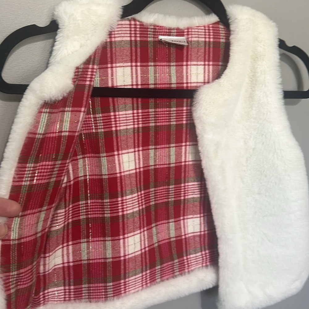 Max Studio, Faux Fur White Vest, Plaid Inside, Girl’s Small (5/6) EUC - Picture 2 of 6